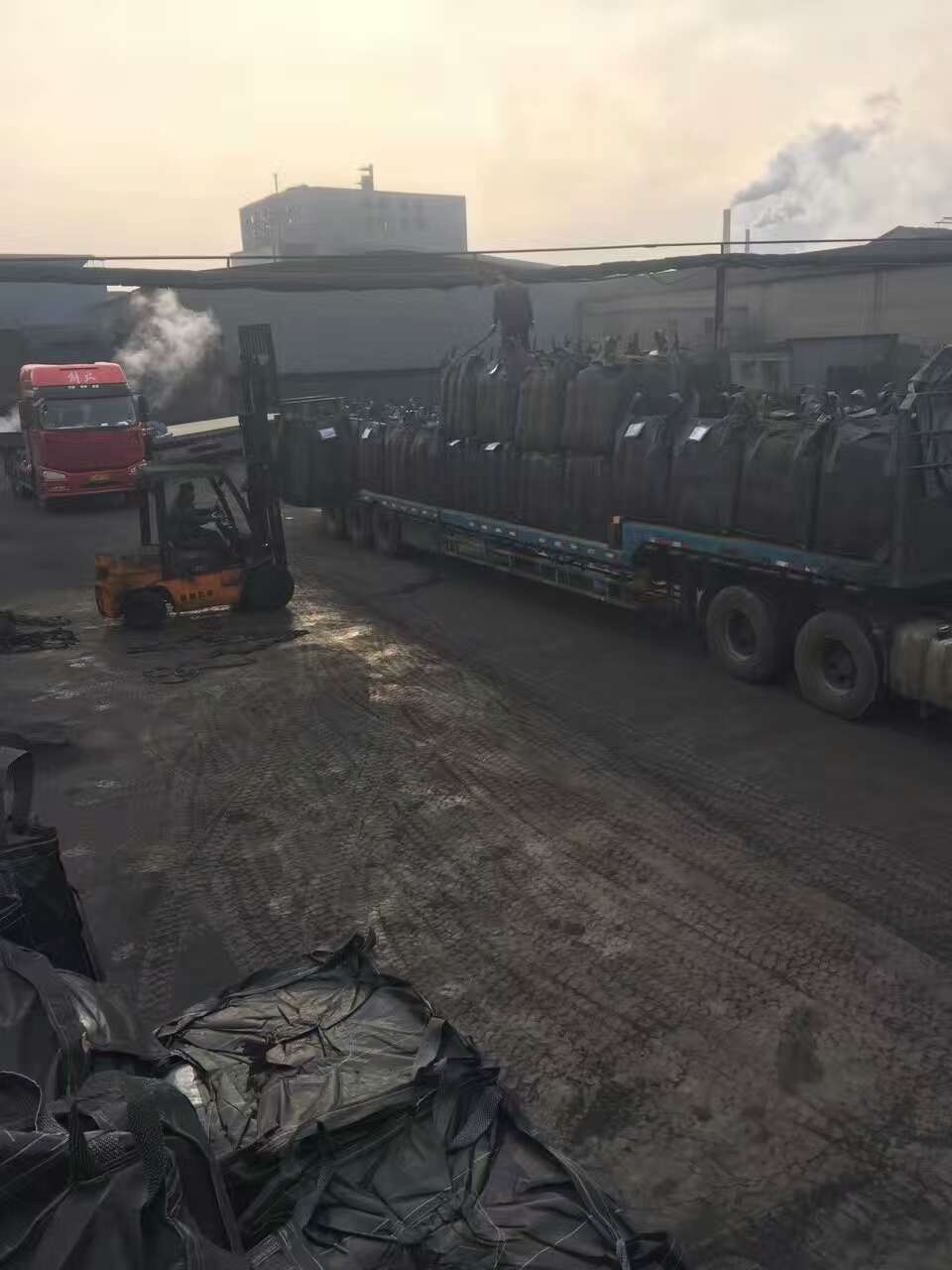 活性炭裝貨現(xiàn)場